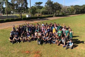 Projeto leva alunos para praticar atletismo no Verd&atilde;o 