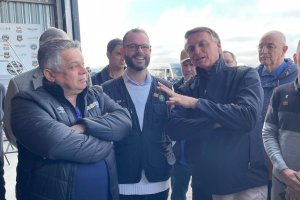 Prefeito recebe o Presidente em passagem por Chapec&oacute;