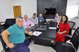 Nova diretoria da OAB visita prefeito de Chapec&oacute;