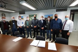 Secret&aacute;rios de Sa&uacute;de de Chapec&oacute; e do Estado realizam reuni&atilde;o no HRO