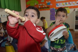 M&uacute;sica auxilia crian&ccedil;as a conviver em harmonia