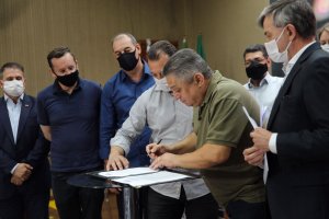 Estado assina convênio de R$ 227 milhões para obras em Chapecó