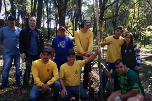 Administra&ccedil;&atilde;o realiza plantio de &aacute;rvores no Complexo Esportivo Verd&atilde;o