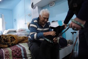 Guarda Municipal inicia projeto de Cinoterapia no Centro de Convivência do Idoso