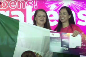 Professora da Rede Municipal recebe prêmio nacional