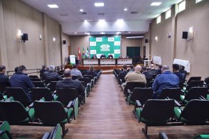 Comitê da Covid recomenda cuidados no pós-vacina