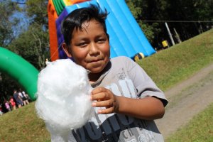 Crian&ccedil;as dos Servi&ccedil;os de Conviv&ecirc;ncia participam de festa 