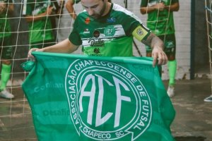 Pica-Pau encerra carreira vitoriosa como jogador profissional na Chapecoense