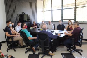 Administração reúne Igreja Católica e familiares da Chapecoense para tratar da Programação Natalina