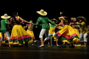 Inicia o Festival Dança Chapecó