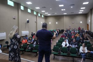 Prefeitura apresenta propostas para realoca&ccedil;&atilde;o de fam&iacute;lias da avenida Leopoldo Sander