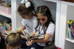 Dia Nacional do Livro Infantil é comemorado em Chapecó