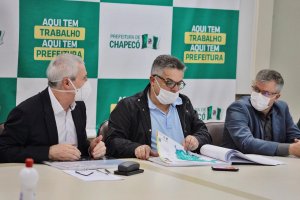 Administração recebe Diagnóstico Socioambiental da área urbana de Chapecó