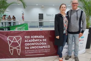 Dentistas da rede municipal apresentam trabalhos na Semana Acad&ecirc;mica