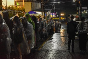 Chuva de novo, mas não espanta público