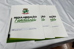 Prefeitura entrega matr&iacute;culas para moradores do Loteamento 25 de Julho