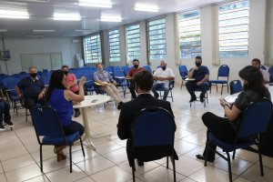 Secretaria de Educação reúne transportadores escolares para retorno das aulas