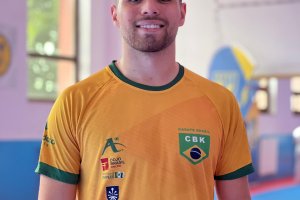 Karateca chapecoense disputa Mundial na Hungria pela seleção brasileira