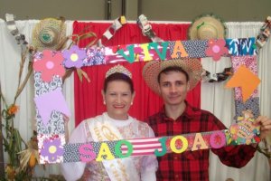 Festa Junina re&uacute;ne idosos em Chapec&oacute;