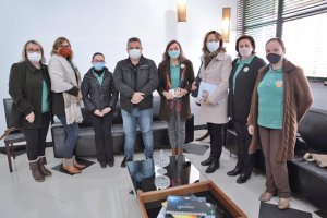 Voluntárias Formigas do Bem conversam com o prefeito sobre Hospital da Criança