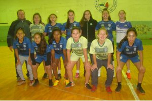 Formada por Atletas do Futuro, futsal da ADELL busca vaga no nacional escolar