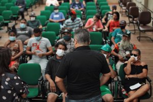 Sem-teto s&atilde;o recebidos no audit&oacute;rio da prefeitura