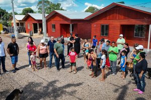 Prefeitura de Chapec&oacute; entrega casas para fam&iacute;lias realocadas