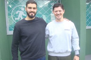 Atleta da Sele&ccedil;&atilde;o Brasileira de Handebol volta &agrave;s origens