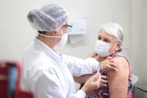 Chapecó chega a 100 mil doses de vacina contra a Covid