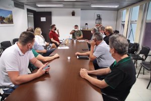 Prefeito faz reunião para agilizar os 50 leitos de enfermaria e trazer mais 20 leitos de UTI