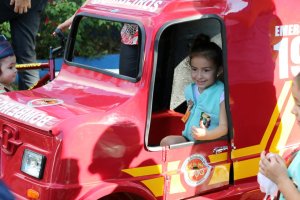 Chapec&oacute; Crian&ccedil;a recebe Miniatura de Ambul&acirc;ncia e botoeira