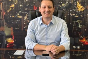 Claimar de Conto assume como prefeito em exerc&iacute;cio de Chapec&oacute; at&eacute; o dia 30