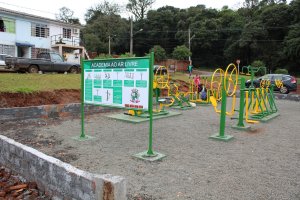 Prefeitura entrega obras e anuncia Projeto Social no Expoente