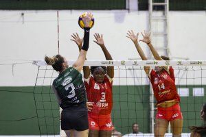 Prefeitura de Chapec&oacute;/ACV/Unoesc &eacute; superada pelo Tijuca T&ecirc;nis Clube