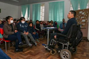 Alunos da EBM Clara Urmann aprendem sobre inclus&atilde;o
