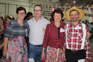 Festa Junina movimenta Cidade do Idoso