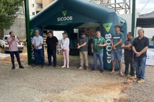 Prefeitura inaugura churrasqueira e casa de carne no bairro Vila Real