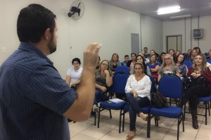 Prefeitura oferece curso de libras