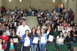 Professores s&atilde;o efetivados em Chapec&oacute;