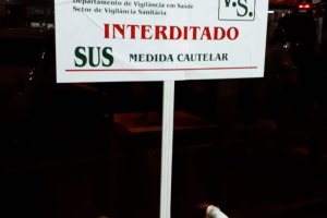 Ação conjunta encerra festas clandestinas e interdita estabelecimento