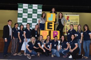 Feira do Jovem Empreendedor: Potencial empreendedor de alunos de 12 escolas &eacute; destaque em Chapec&oacute;