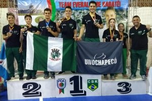 Karate de Chapec&oacute; disputa etapa estadual