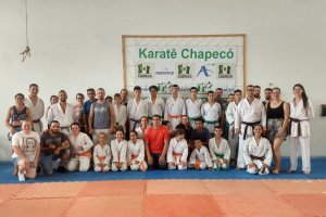 Karate realiza exame de faixa