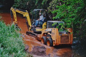 Inicia limpeza e desassoreamento de rios em pontos de alagamento