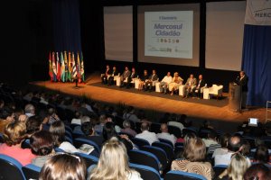 Autoridades de cinco pa&iacute;ses confirmam presen&ccedil;a no III Semin&aacute;rio Mercosul Cidad&atilde;o 
