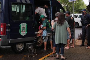 Assist&ecirc;ncia Social e Guarda Municipal fazem a&ccedil;&atilde;o com moradores de rua