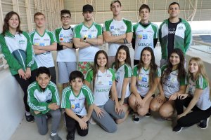 Nadadores de Chapecó conquistam 19 medalhas em duas competições 