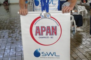 Nadador chapecoense &eacute; tri-campe&atilde;o estadual