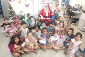 Natal Solidário no CEU distribuiu presentes