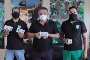 Time de futebol amador doa ox&iacute;metros para o munic&iacute;pio